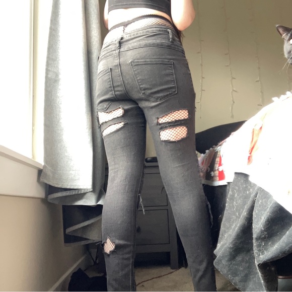 BLACK GRUNGE RIPPED JEANS - Picture 4 of 6